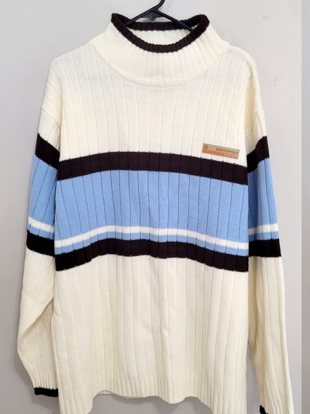 Men size Large White Sweater for Winter